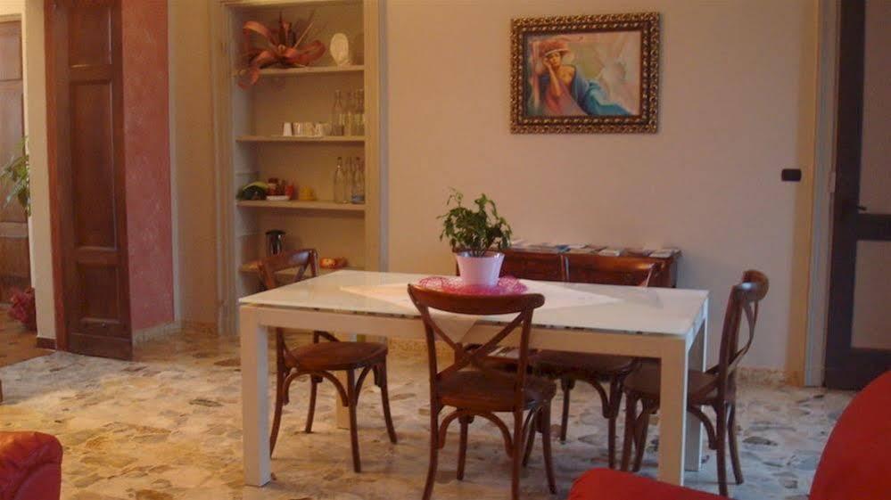 Trinità Dimora Castello Dei Conti Bed & Breakfast エクステリア 写真
