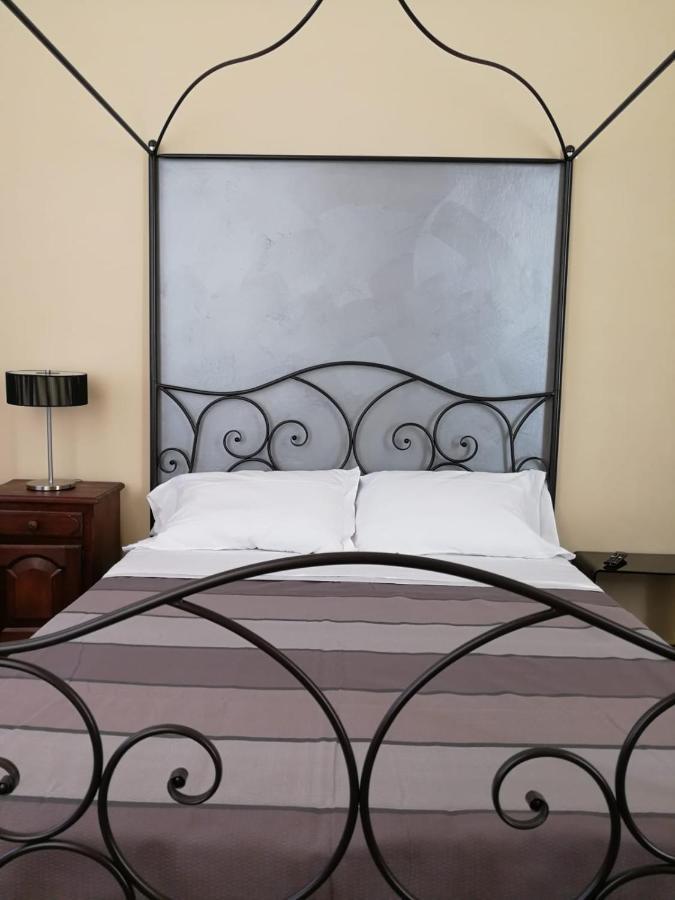 Trinità Dimora Castello Dei Conti Bed & Breakfast エクステリア 写真
